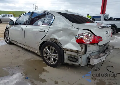 2015 Infiniti Q40 из США, поврежденный, VIN JN1CV6AP0FM501536